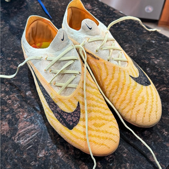 SOLD Phantom GX 2 Limited Edition - Picture 2 of 4